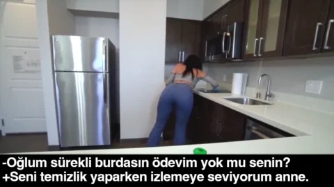 Annem daracık pantolon temizlik yaparken zevkten kafayı yedim